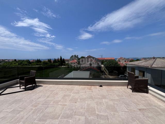 ZADAR, ZATON - A beautiful house with a pool and a view of the sea