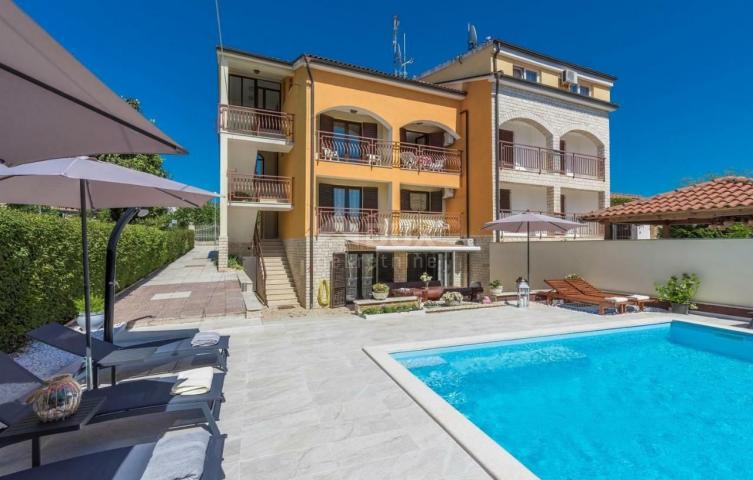 ISTRA, POREČ - Apartmanska kuća u blizini mora s pogledom na more