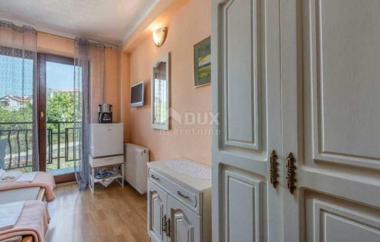 ISTRIA, POREČ - Apartment house near the sea with a sea view