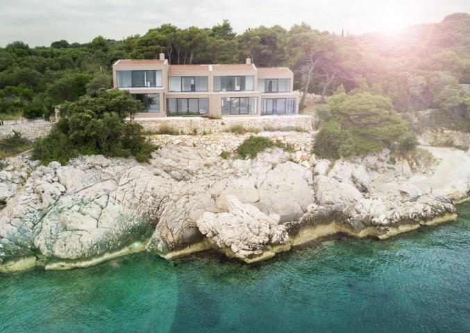 DUBROVNIK, KOLOČEP – moderne Luxusvilla in erster Reihe zum Meer