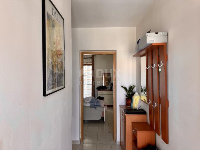 ISTRIA, UMAG - 1BR+DB first row to the sea, 1st floor, rarity on the market!