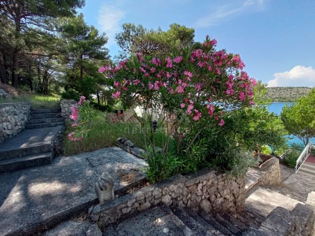 ŠIBENIK, GREBAŠTICA - Apartmanska kuća s pogledom na more