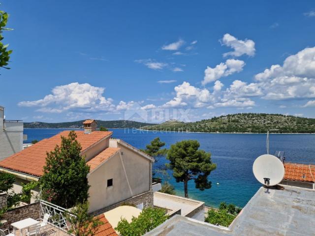 ŠIBENIK, GREBAŠTICA - Apartmanska kuća s pogledom na more