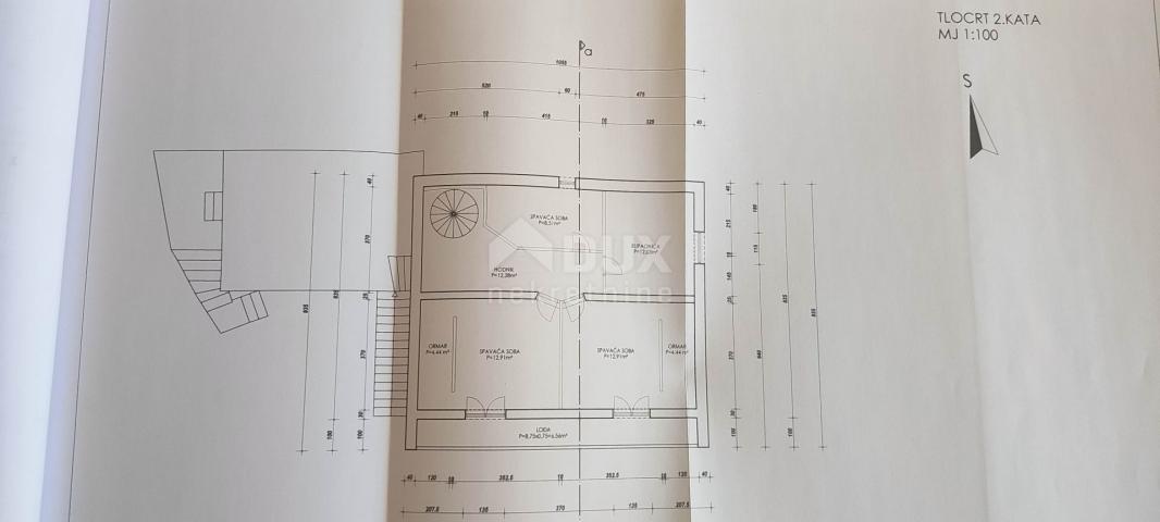 ZADAR, PETRIĆI - Haus mit 3 Wohnungen in attraktiver Lage