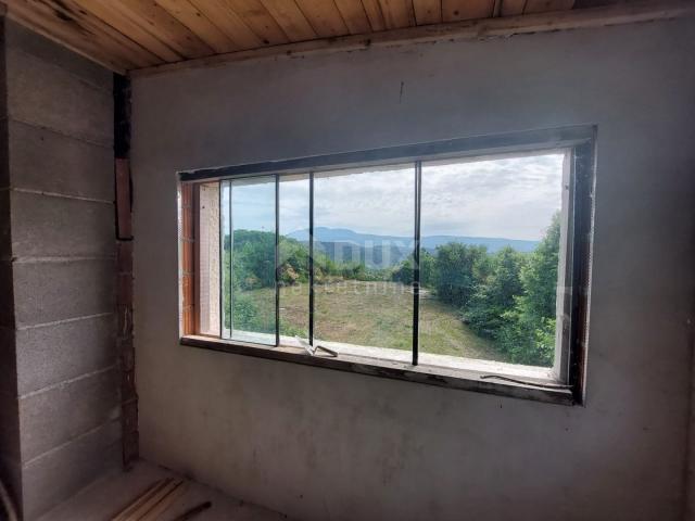 ISTRIA, GRAČIŠĆE - A stone house in complete seclusion with a view of greenery