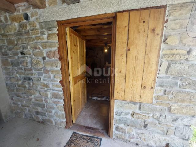 ISTRIA, GRAČIŠĆE - A stone house in complete seclusion with a view of greenery