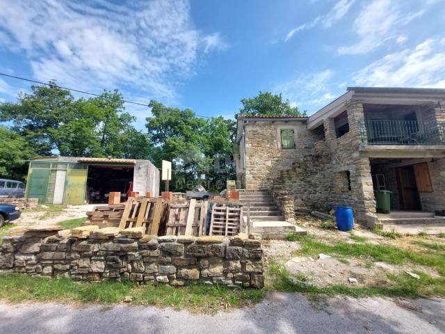 ISTRIA, GRAČIŠĆE - A stone house in complete seclusion with a view of greenery