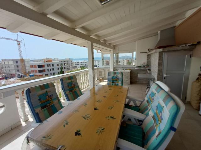 ZADAR, BORIK - Apartment mit Dachterrasse und Meerblick