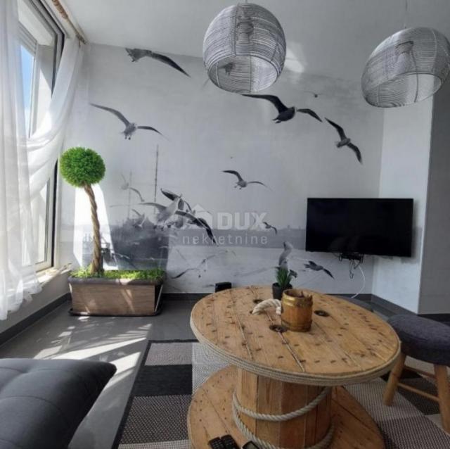 ZADAR, BRANIMIROVA OBALA - Apartment in the city center