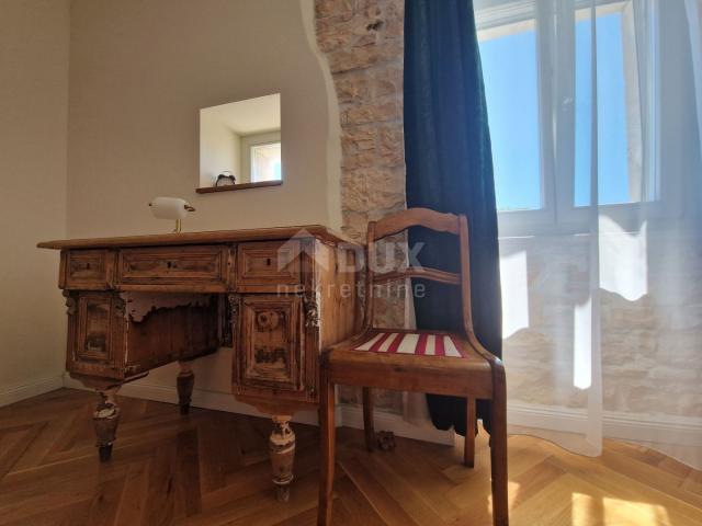 ISTRIA, SVETVINČENAT - Stone Istrian house with an additional apartment in a quiet location