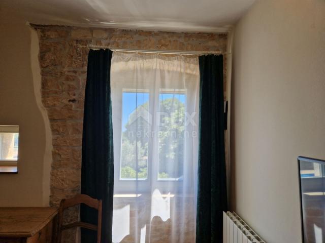 ISTRIA, SVETVINČENAT - Stone Istrian house with an additional apartment in a quiet location