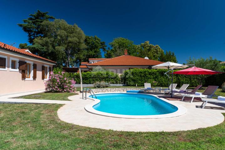 ISTRIEN, POREČ - Luxuriöse Einfamilienhäuser mit Pool und Garten in der Nähe von Poreč