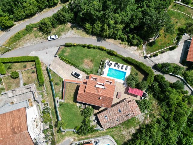 OPATIJA, IČIĆI, POLJANE- villa 500m2 s pogledom na more i bazenom + okoliš  1600m2