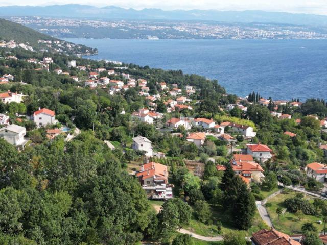 OPATIJA, LOVRAN – Mehrfamilienhaus von 700 m2 mit Swimmingpool + 6000 m2 Grundstück mit einem Projek