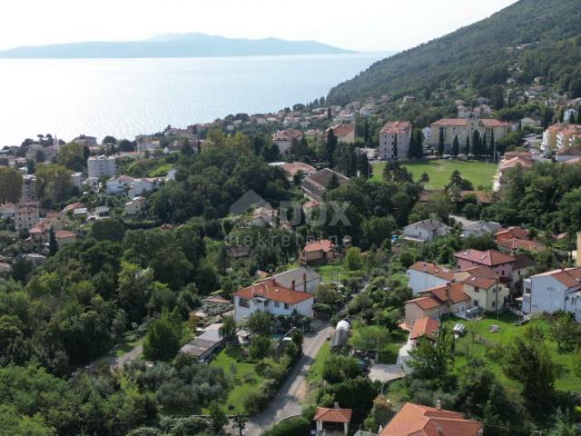 OPATIJA, LOVRAN – Mehrfamilienhaus von 700 m2 mit Swimmingpool + 6000 m2 Grundstück mit einem Projek