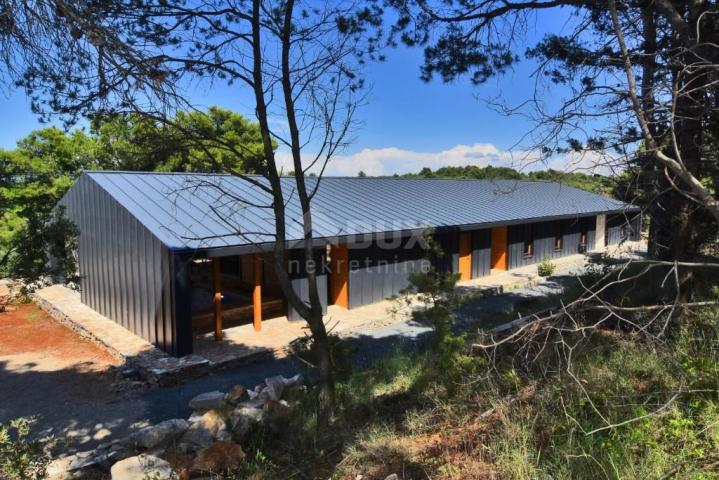 DUGI OTOK - Modern one-story house 100m from the sea