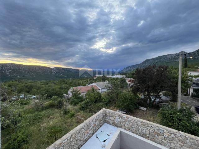 CRIKVENICA (okolica) - Moderna vila u novogradnji s bazenom!