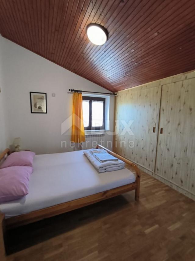 ISTRA, PULA - Apartmanska kuća na mirnoj i traženoj lokaciji!