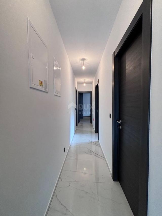 ZADAR, KOŽINO - Luxurious apartment with roof terrace in new building S2