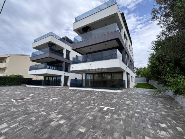 ZADAR, KOŽINO - Luxurious apartment with roof terrace in new building S2