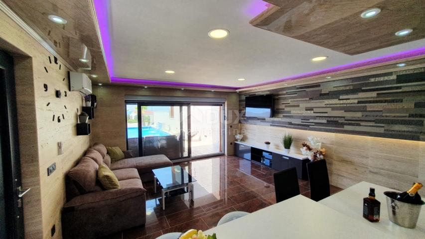 ISLAND OF PAG, NOVALJA, - luxury 4 bedroom + living room apartment with pool