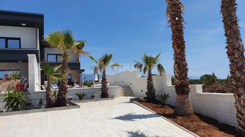 ISLAND OF PAG, NOVALJA, - luxury 4 bedroom + living room apartment with pool