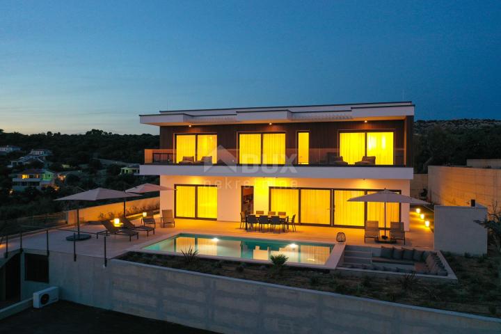 THE ISLAND OF PAG, JAKIŠNICA - an exceptional modern villa with a swimming pool