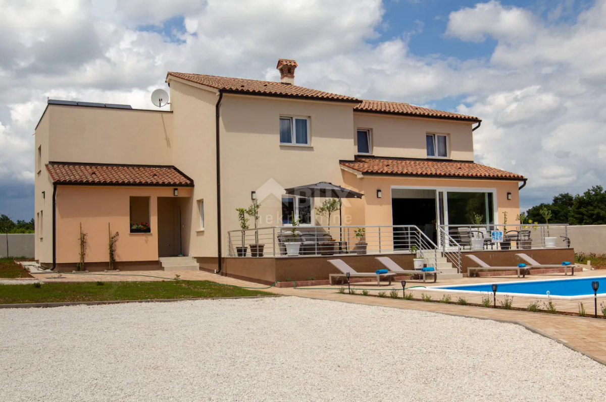 ISTRIA, BARBAN - Luxury villa with auxiliary facility