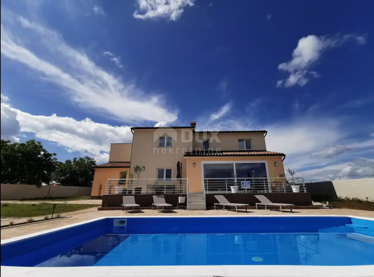 ISTRIA, BARBAN - Luxury villa with auxiliary facility