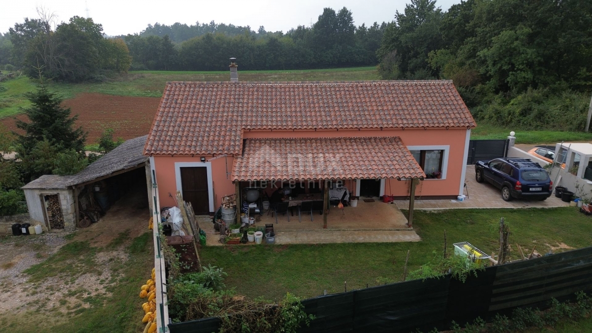 ISTRA, BARBAN - Luksuzna vila s pomoćnim objektom