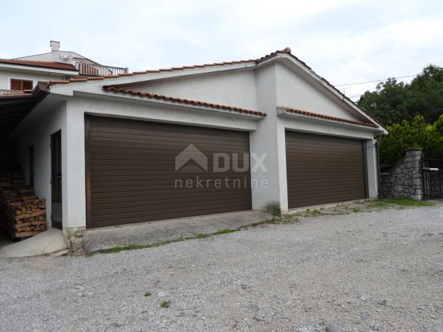 OPATIJA, KASTAV, TRINAJSTIĆI- kuća 110m2 s pogledom na more + garaža 90m2 + pomoćne zgrade 45m2 + ok