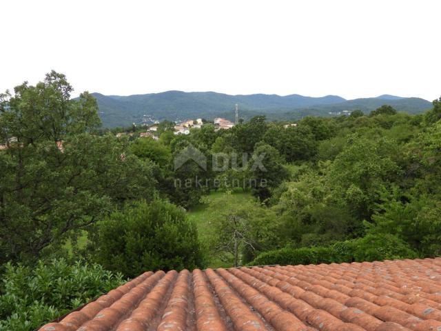 OPATIJA, KASTAV, TRINAJSTIĆI- kuća 110m2 s pogledom na more + garaža 90m2 + pomoćne zgrade 45m2 + ok