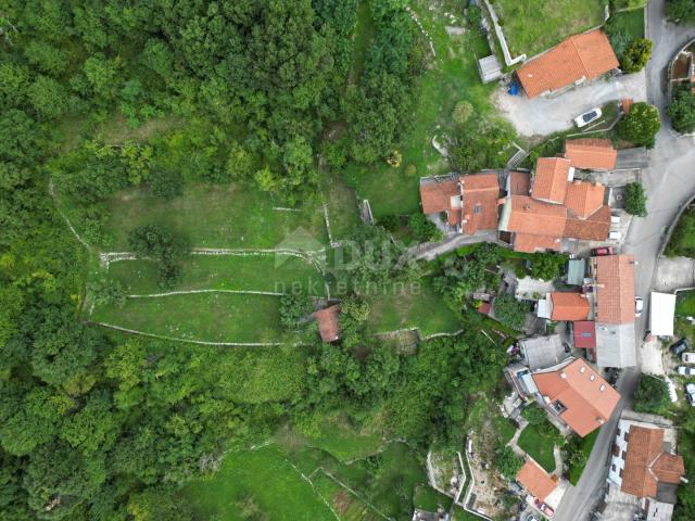 OPATIJA, KASTAV, TRINAJSTIĆI- kuća 110m2 s pogledom na more + garaža 90m2 + pomoćne zgrade 45m2 + ok