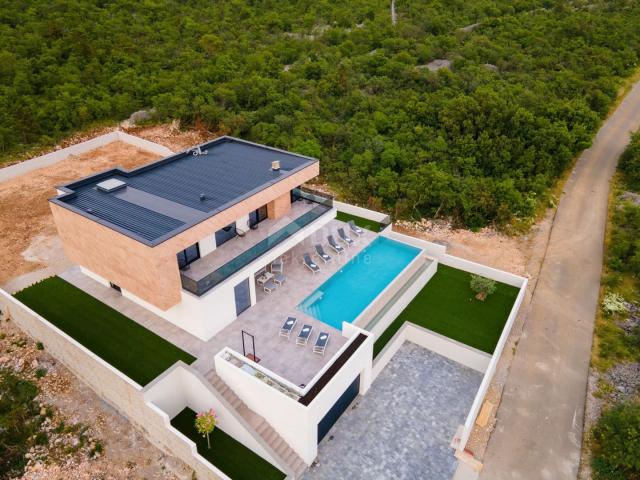 CRIKVENICA, JADRANOVO – Modern gestaltete Villa mit Panoramablick auf das Meer