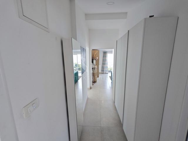 CRIKVENICA - Savršen penthouse na savršenoj lokaciji!