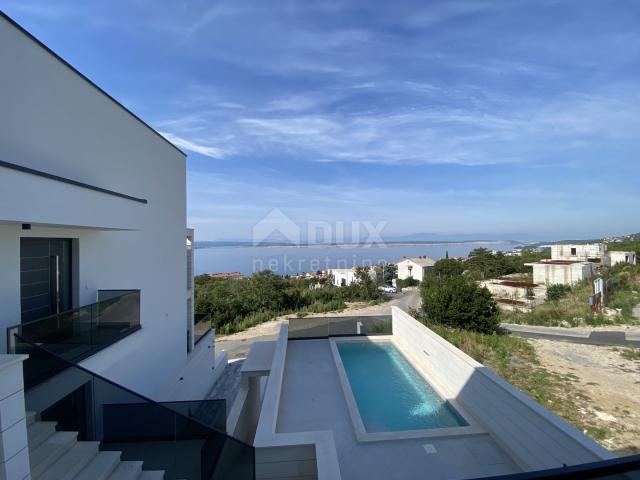 CRIKVENICA - luxurious, two-story apartment 3 bedrooms + bathroom in a residential villa with its ow