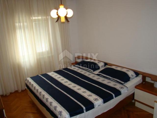 OTOK PAG, GRAD PAG, apartman 50 m od mora, predivan pogled