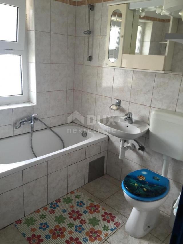 OTOK PAG, GRAD PAG, apartman 50 m od mora, predivan pogled