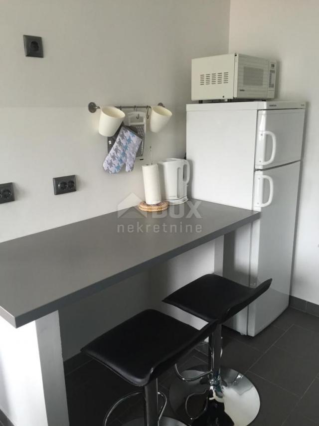 OTOK PAG, GRAD PAG, apartman 50 m od mora, predivan pogled