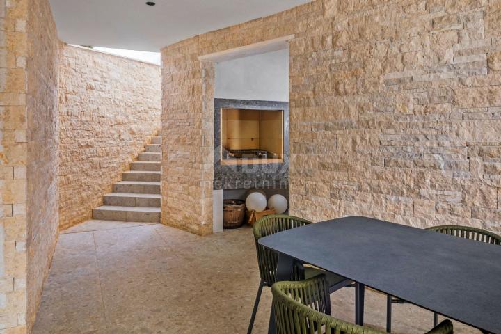 ISTRIA, POREČ - Impressive designer house with swimming pool