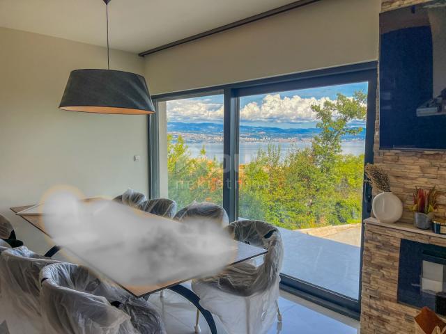 OPATIJA, LOVRAN – einzigartige Villa in der Nähe von Opatija mit Innenpool, Panoramablick auf das Me