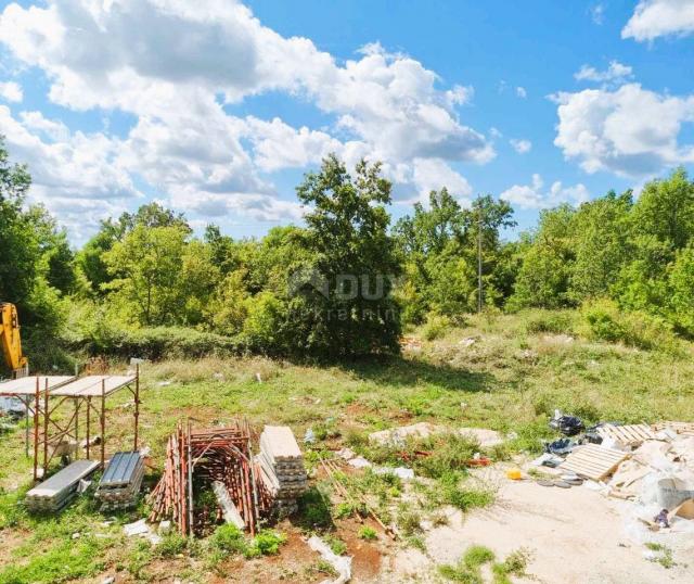 ISTRIEN, POREČ, UMGEBUNG - Wohnung im ersten Stock mit Blick auf die Natur