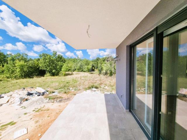 ISTRIEN, POREČ, UMGEBUNG - Wohnung im ersten Stock mit Blick auf die Natur