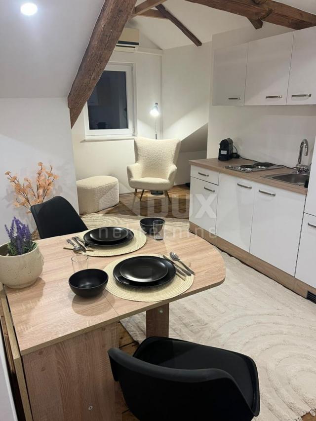 PULA, CENTAR - NOVO - novouređeni apartman 41m2 u centru Pule na Forumu! TOP!