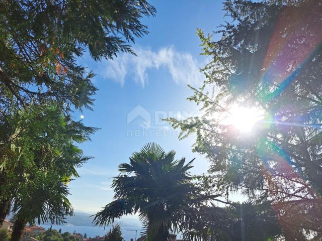 OPATIJA, CENTER - detached house with a beautiful view and garden in the center of Opatija