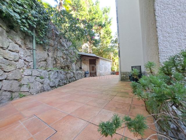 OPATIJA, CENTER - detached house with a beautiful view and garden in the center of Opatija