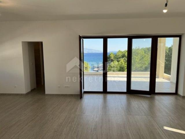 STADT KRK - Penthouse in erster Reihe zum Meer