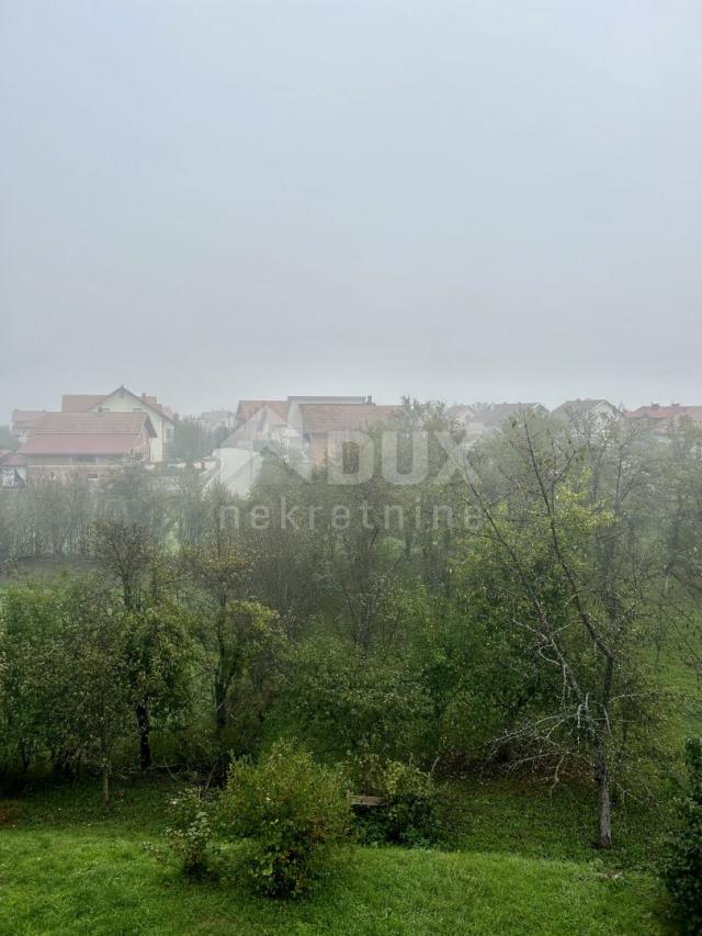 OTOČAC - Haus mit großem Garten und 2 Baustellen