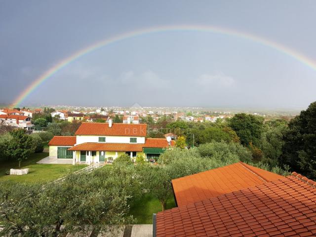 ISTRA, ŠTINJAN - Dvoetažni stan sa pogledom na more!