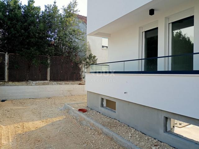 ZADAR, MELADA - Geräumige Wohnung mit Garage im Neubau S1